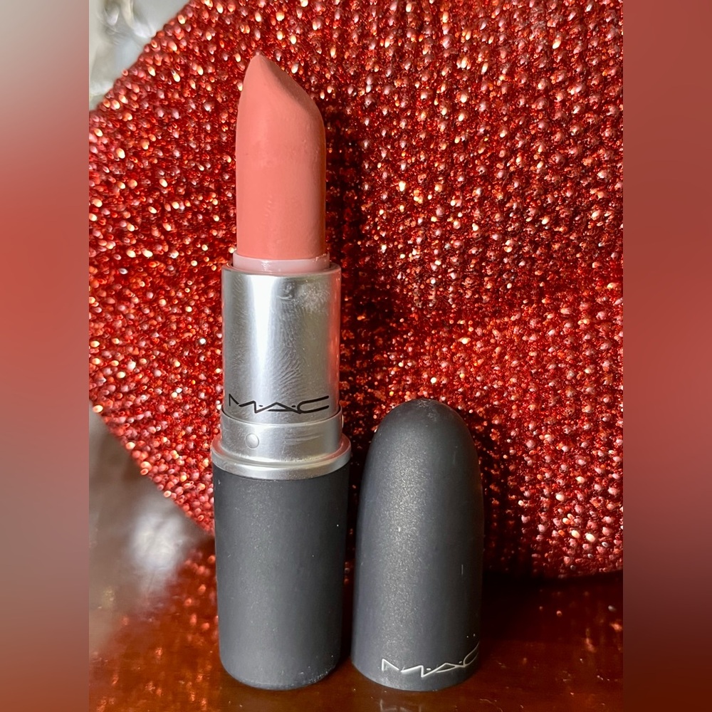 MAC POWDER KISS LIPSTICK SCATTERED PETALS